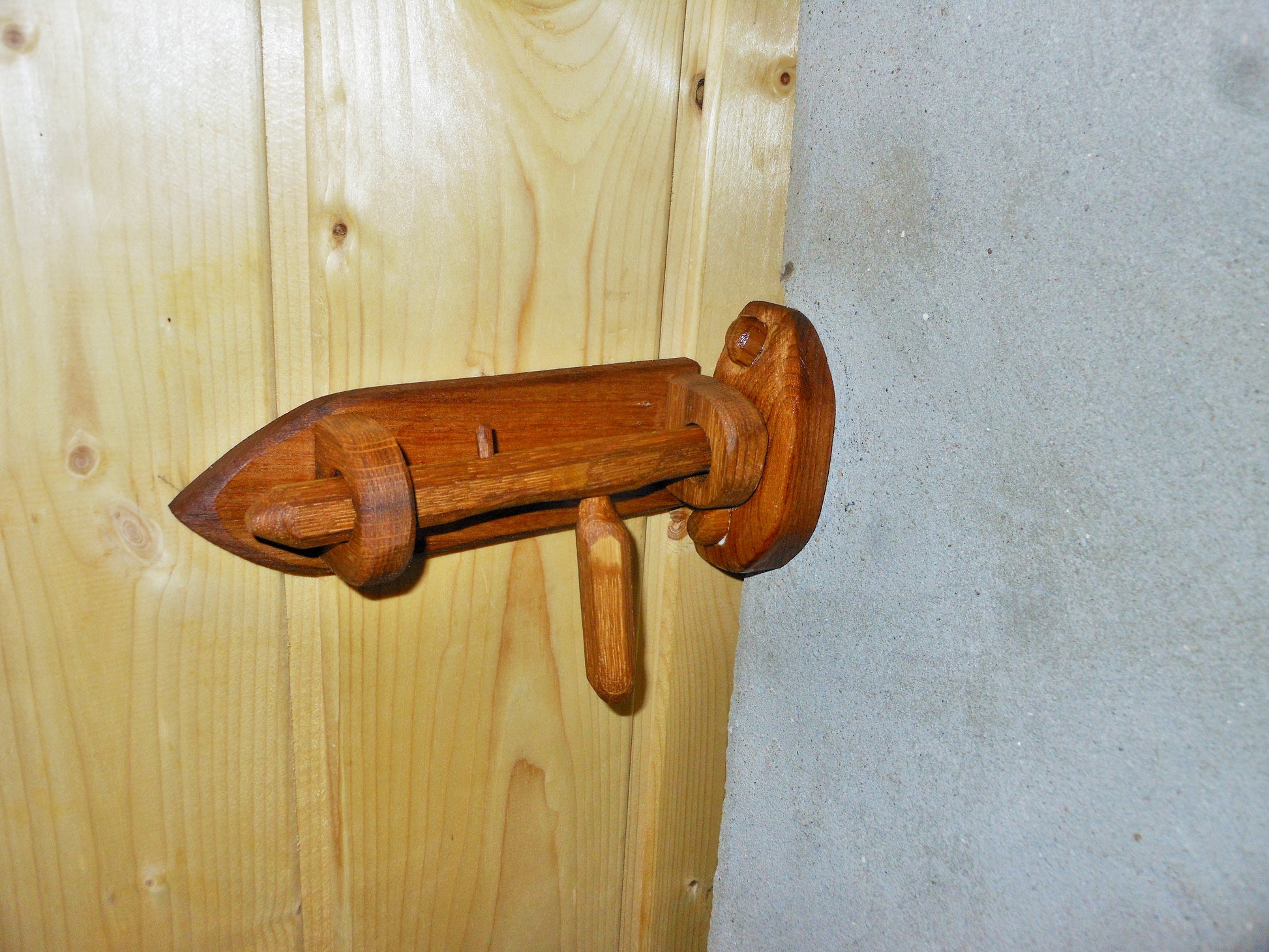 Hajo: Türriegel, Riegel, Alte Tür, Verschlossen, Holztür